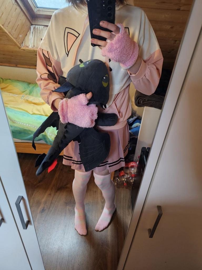 Velos_154's tweet photo. my new outfit :3 https://t.co/rEsA8esepY