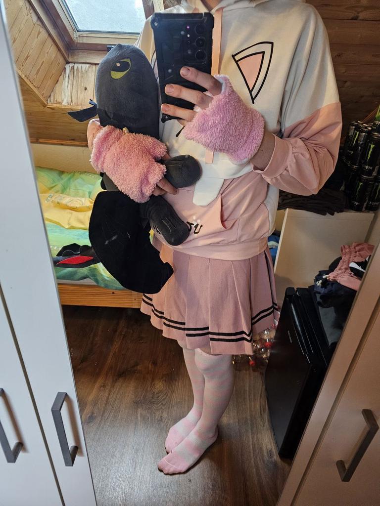 Velos_154's tweet photo. my new outfit :3 https://t.co/rEsA8esepY