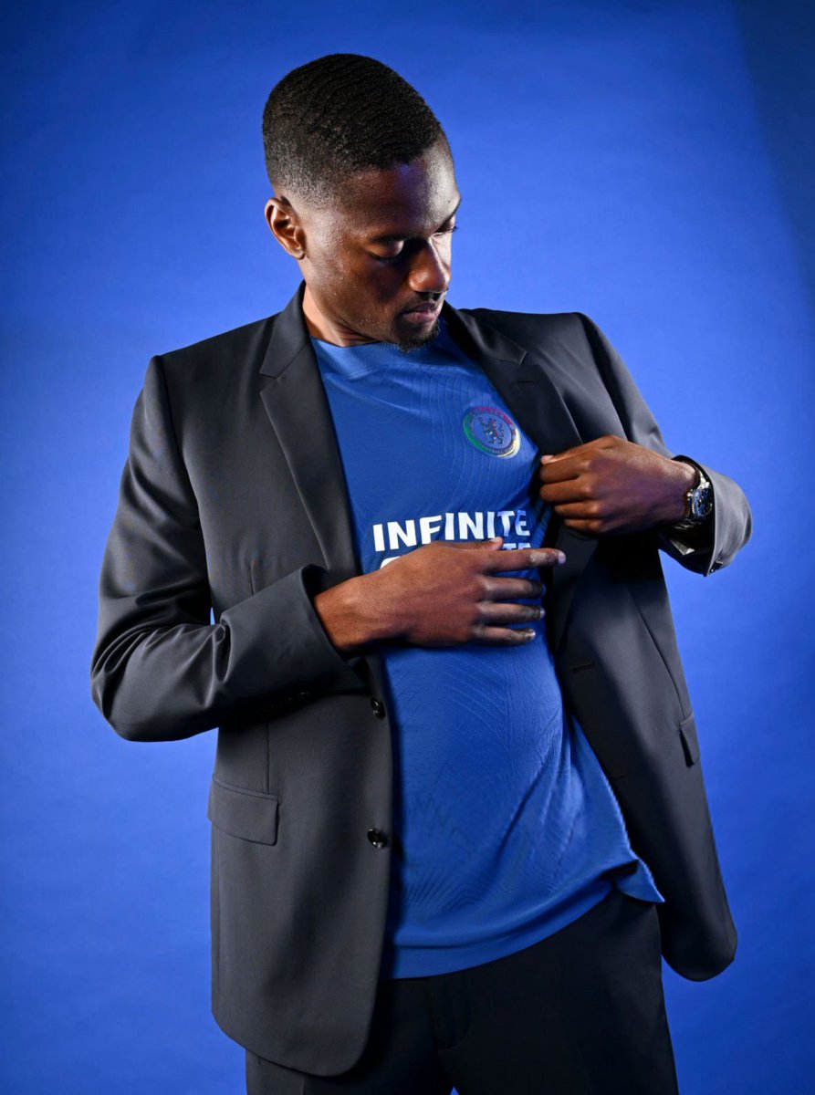 Tosin: “If you can’t beat them, join them” 😂 (<a href="/ChelseaFC/">Chelsea FC</a>) #CFC