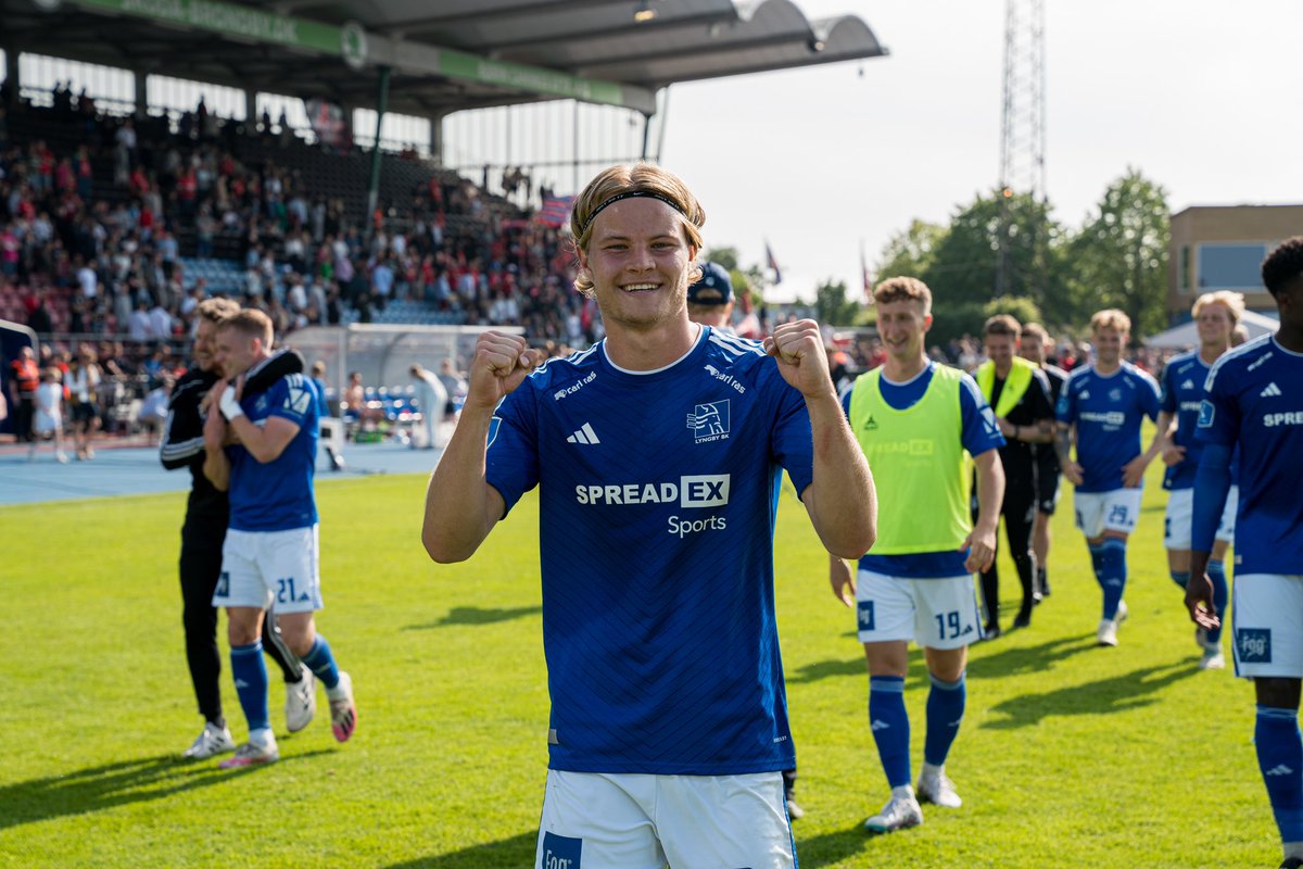 ANDRI GUDJOHNSEN SÆLGES TIL KAA GENT 💙

Det er med både stor stolthed og vemod, at vi i dag kan fortælle, at Andri Gudjohnsen er solgt til belgiske KAA Gent ✍️

Vemod, fordi Andri naturligvis har været fantastisk at have i kongeblå, men stolthed, fordi islændingen er en