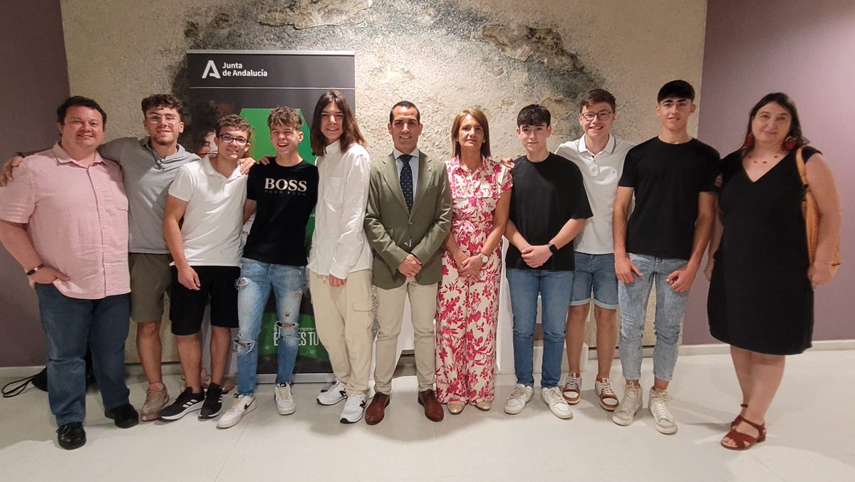 lasfuentezuelas's tweet photo. #NOTICIA | 🟡 El alumnado que llevó el proyecto empresarial sostenible "𝗧𝗶𝗰𝗸𝗲𝘁-𝗧𝗶𝗻" a la 10ª edición de The Challenge by EduCaixa ha sido invitado a la 11ª edición de "Premios Emprendemos" 2024 de Andalucía Emprende.

👏 ¡ENHORABUENA CHICOS Y CHICAS!

#Jaén #Educación https://t.co/yDEppCquAh