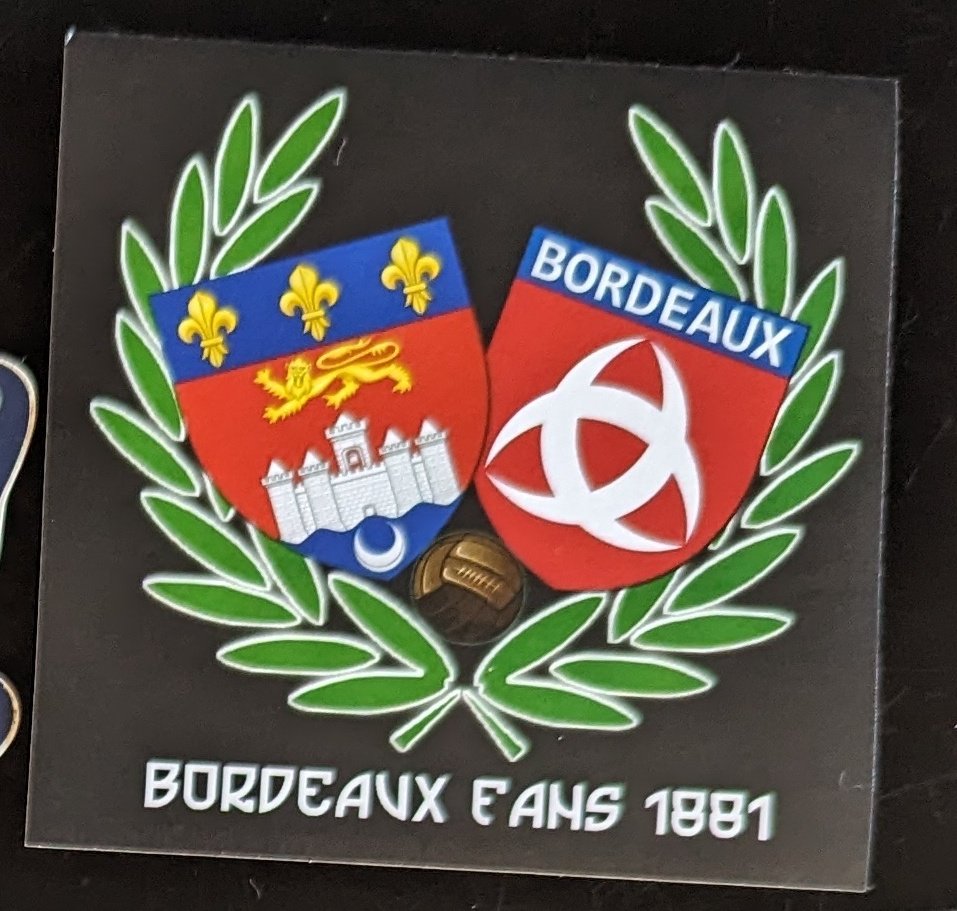 1jour1stick's tweet photo. 2 #StickPerso pas tout jeunes des Girondins. Toujours sympathique! ⏬ https://t.co/eVdQrRH4yk