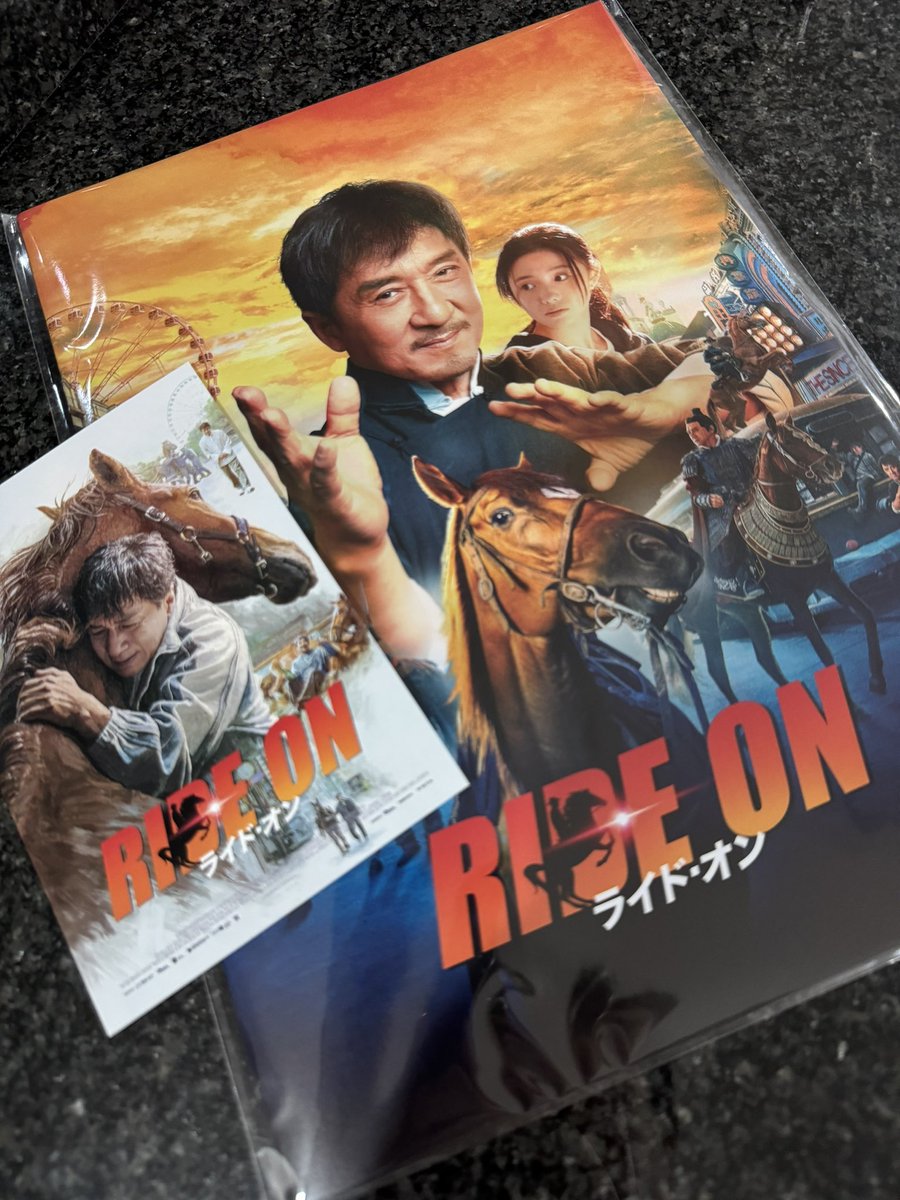 haruno0601's tweet photo. 我が青春ジャッキーチェン50周年記念映画との事でこれは観に行かねば！と久しぶりの映画館へ！グッズも熱くて色々買ってしまった…プロジェクトAのアクスタなんて買ってしまいますわなー😂 https://t.co/zadYW1ZZn7