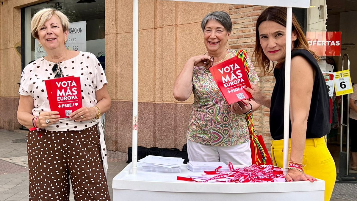 granadapsoe's tweet photo. Último reparto electoral de esta campaña #9J en el barrio de Doctores, en el distrito #Beiro
Granada debe salir a votar en masa al @PSOE porque el voto útil cuenta
Granada quiere #MásEuropa
#VotaPSOE https://t.co/EyibV37MK0