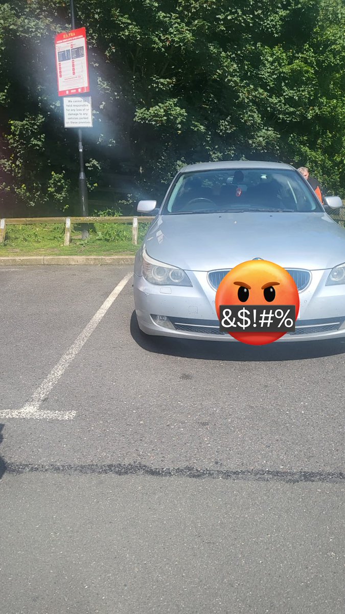 CraigDoug81's tweet photo. @TheRAC_UK left my car at Peterborough Services at 0130 2 Jun, as I paid £398 for recovery to my home address.  Told 2 days ago it was in storage.  This photo is of my cars location right now......the same place I left it 6 days ago. https://t.co/vHc4yHwY0P