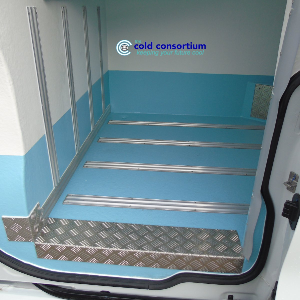 coldconsortium's tweet photo. 🎉 Just Delivered: Nissan NV300 turned high-spec Freezer Van, chilled to -18°C by a roof-mounted GAH unit. Super-thick doors keep goods colder for longer. Budget-friendly without sacrificing functionality. Follow for more Cold Consortium Conversions!  #BudgetFreeze #NissanNV300 https://t.co/v7RWTTIlQm