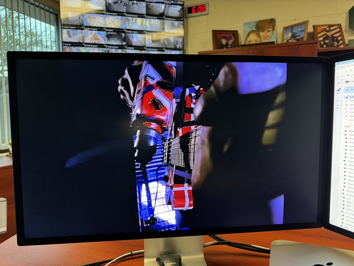 JohnWMertz's tweet image. It must be summer in the superintendent’s office 😂😂😂 
#OCSRocks