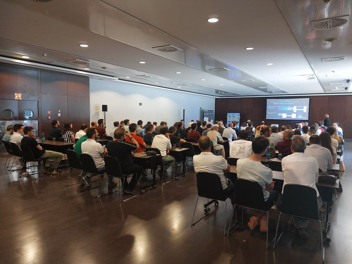 siemens_es's tweet image. Los gases fluorados tienen sus días contados 🌍 En #SiemensSI tenemos la solución para que puedas cumplir con la normativa europea.

📌 Esta semana, hemos estado presentándola a más de 100 clientes en #Zaragoza. Todo ello en el marco del Tour de #BlueGIS: sie.ag/2xGRRb