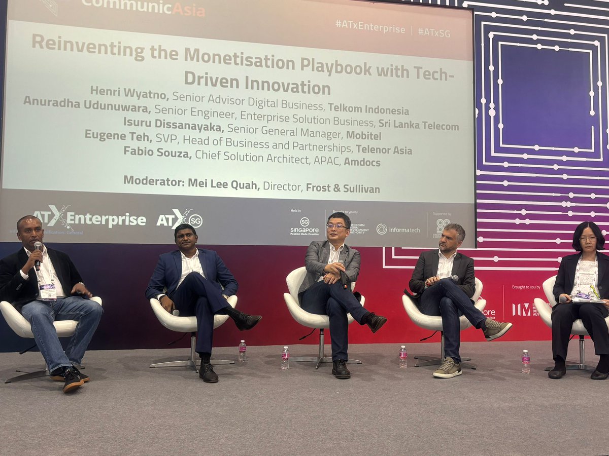 AnuradhaU's tweet photo. Excited to share my experience at @AsiaTechxSG @communicasia! Participated in 2 panel discussions. Visited our @sltxyntac office & had an enriching briefing at @Dell's Executive Briefing Center with colleagues from #XyntacEnterprise & @SriLankaTelecom. #ATxSG #CommunicAsia https://t.co/pjbsNRtqH7
