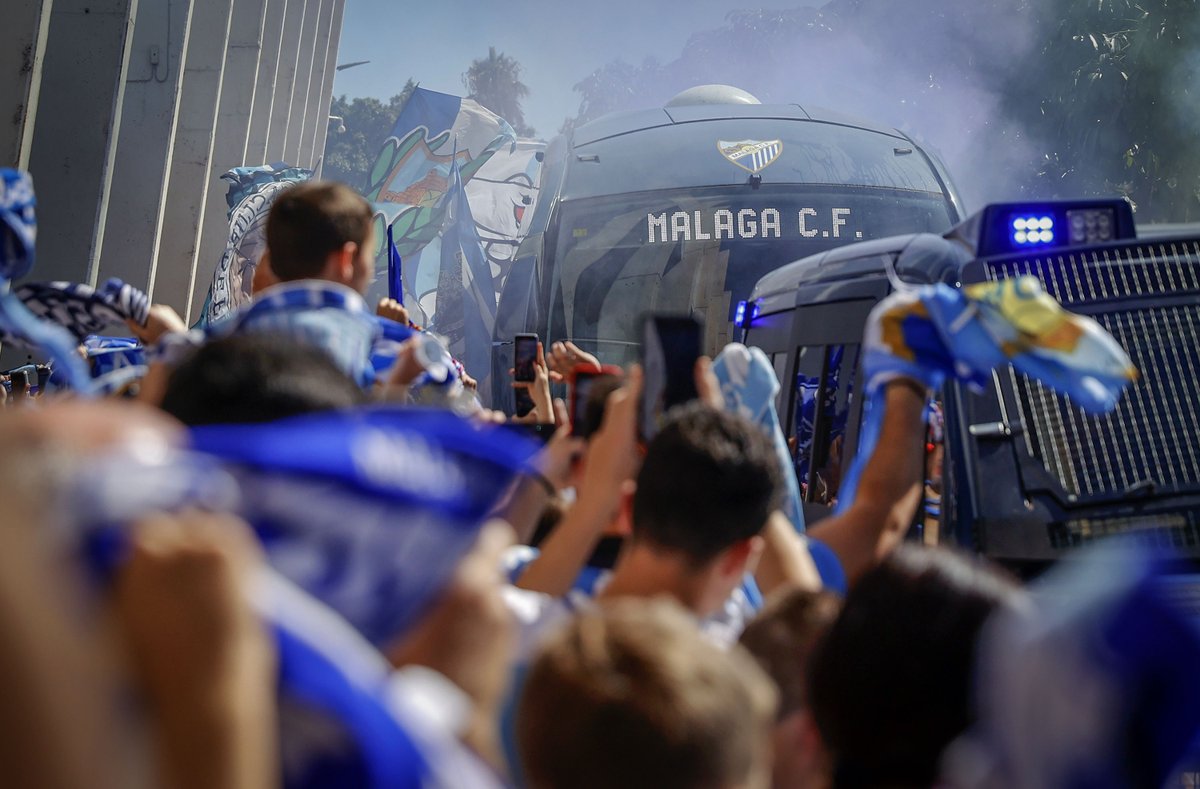 MalagaCF's tweet photo. ¡Una previa 𝗘𝗦𝗣𝗘𝗖𝗧𝗔𝗖𝗨𝗟𝗔𝗥 para el #MálagaCeltaFortuna! 🔥

🙌 Recibimiento al equipo (17:30h)
⬜️ Mosaico de Olin Group 🟦
👕 #PonteLaBlanquiazul 
🏳️ #MálagaPorBandera

🔗 https://t.co/tezYFWyz6B

¡Juntos somos invencibles! ¡Vamos, Málaga! 💙 https://t.co/DV69jo0IZ3