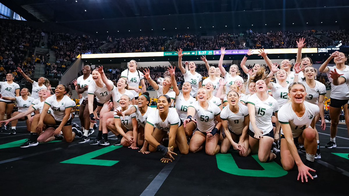 BaylorAcroTumb's tweet photo. May I introduce you to the nine-time D1 national champion Baylor Acrobatics &amp; Tumbling team?

#SicEm🐻 #NCATA24 https://t.co/RyNMXXbTQq