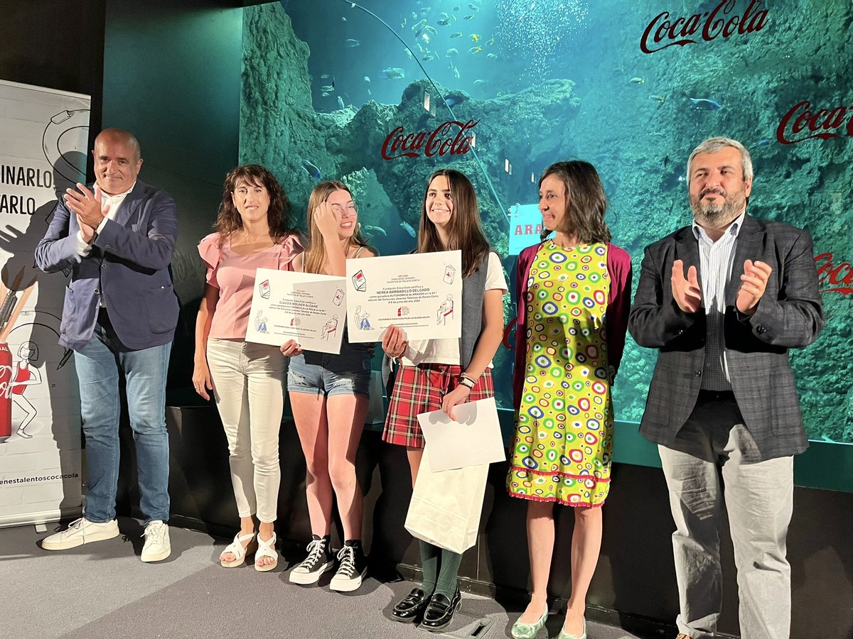 Cope Zaragoza (@copezaragoza) on Twitter photo 📚 Nerea Barbadillo, alumna de 2º de la ESO del <a href="/colegiosansu/">Colegio de Fomento Sansueña</a> de #Zaragoza, ha sido la ganadora de #Aragón del LXIII concurso 'Coca Cola España Jóvenes Talentos de Relato Corto', uno de los más reconocidos y longevos de nuestro país, en el que participan unos 400.000 estudiantes. 📚 Nerea Barbadillo, alumna de 2º de la ESO del <a href="/colegiosansu/">Colegio de Fomento Sansueña</a> de #Zaragoza, ha sido la ganadora de #Aragón del LXIII concurso 'Coca Cola España Jóvenes Talentos de Relato Corto', uno de los más reconocidos y longevos de nuestro país, en el que participan unos 400.000 estudiantes.
