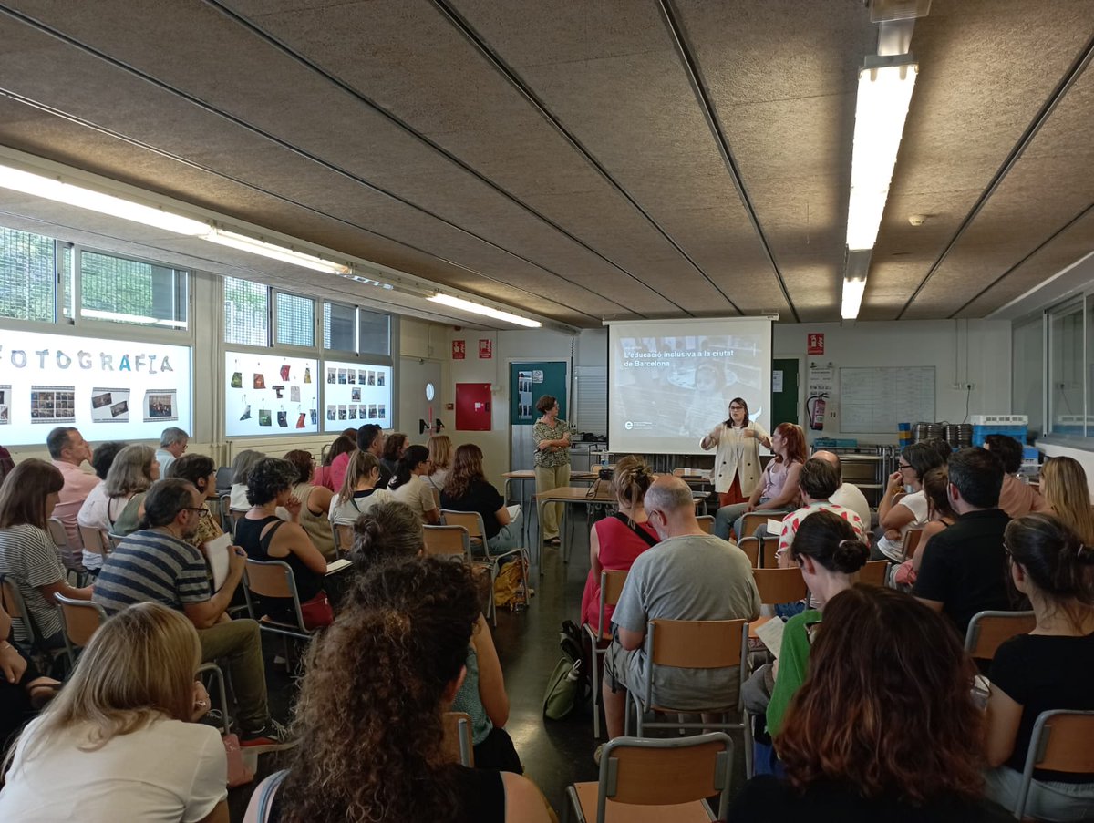 🤓Ahir vam participar a la trobada amb el <a href="/consorciedubcn/">Consorci d'Educació</a>!

Amb +50 representants de les AFA vam explicar les necessitats de la comunitat educativa en clau d’inclusió.

👏Gràcies a <a href="/afafortpienc/">AFA Fort Pienc</a> per acollir la trobada, al CEB, i a totes les participants.

#JoTambéHiVullAnar