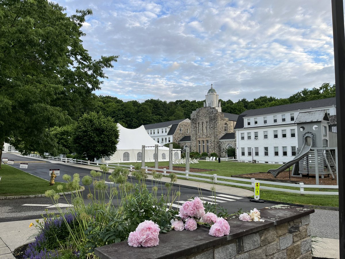 WoosterSchl's tweet photo. The skies are clearing, the sun is rising, and graduation day has arrived for the Class of 2024! #wearewooster #classof2024 https://t.co/VlGDfibVrs