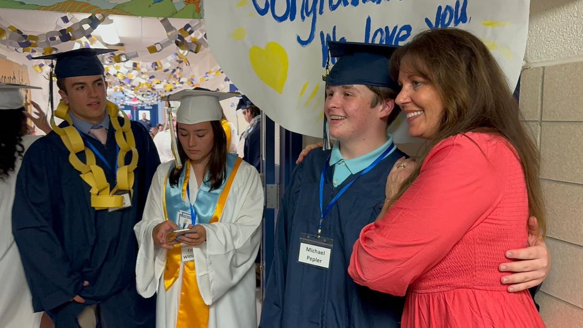 Burrillville HS Broncos tweet media