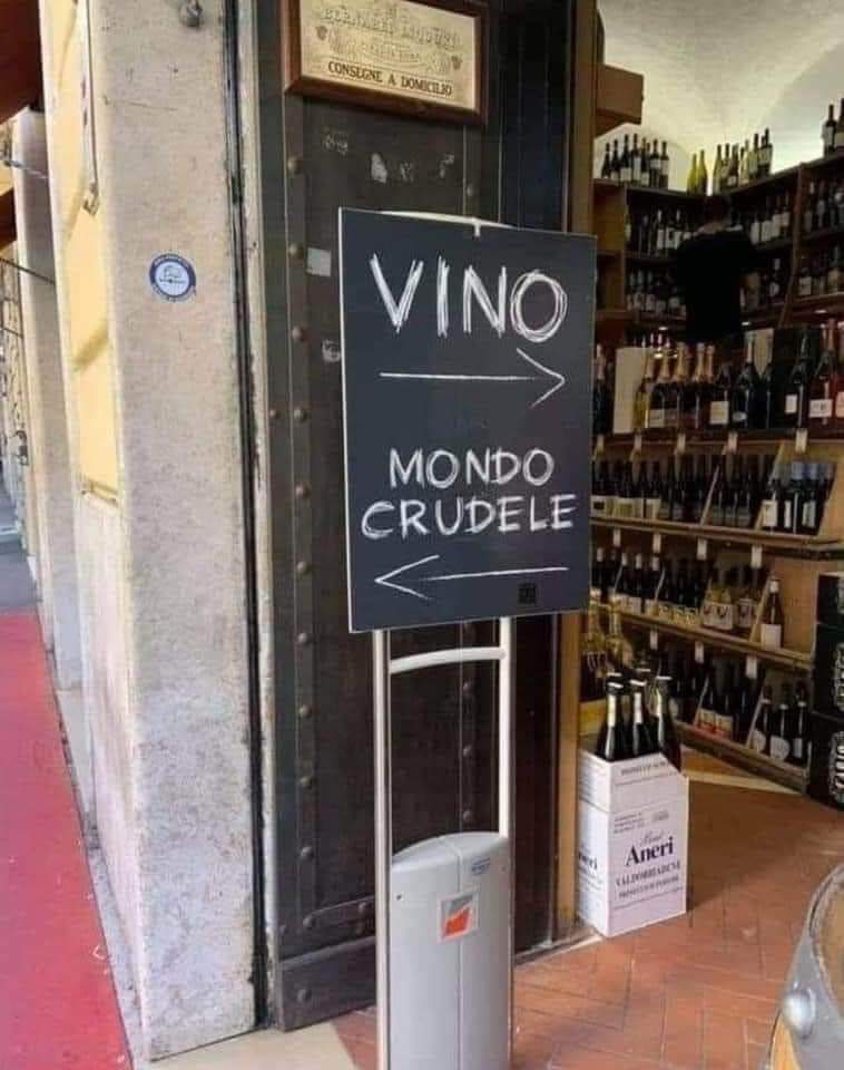 samu7720's tweet photo. 🍷😂 https://t.co/livDRCtYSY