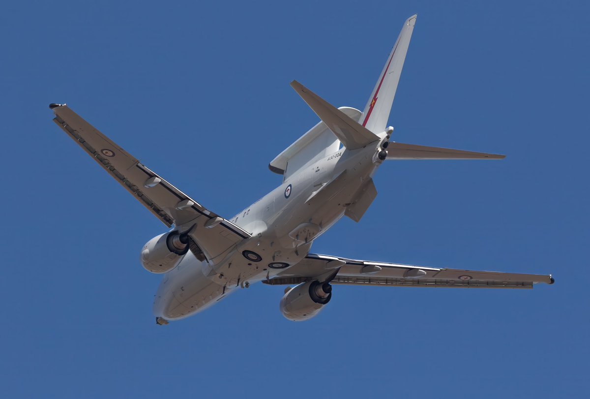 airman941's tweet image. Nice rear end on 004
#raaf 
#avgeek 
#E7