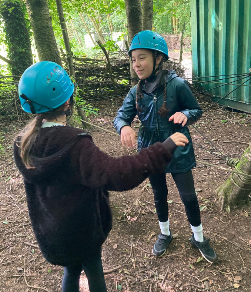 Lakeside_school's tweet photo. Last group for the night line activity - tram@work and good communication. @CliffeHouse #teamwork #goodcommunication https://t.co/LEmqQgkyZr