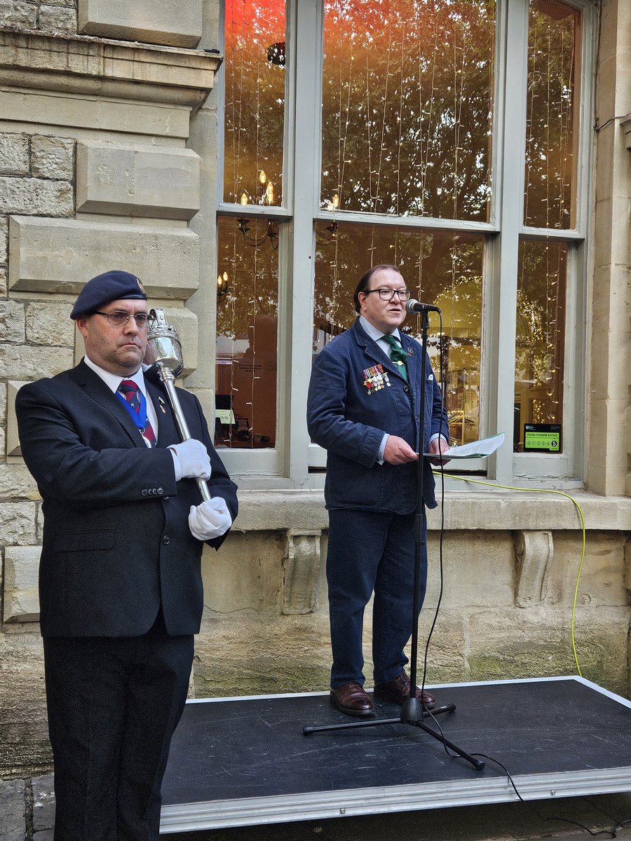 MayorWitney's tweet photo. Thank you to all who joined us to mark #DDay80 at the Corn Exchange last night, with a profoundly moving service attended by some who were there in Normandy in 1944.

Particular thanks too to @Official2120, the Army Cadets, @WitneyTownBand and our readers and speakers. https://t.co/7IeLZgDLJ1