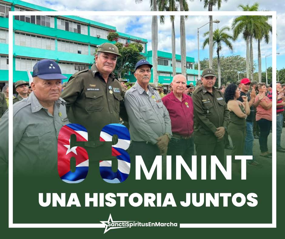 SalomnMontoya1's tweet photo. "¡Solo nos resta decir que nuestro Partido y nuestro pueblo se sienten orgullosos de sus combatientes del Ministerio del Interior!" #Cuba  #FidelPorSiempre #GenteQueSuma https://t.co/ndPR7VnpQk