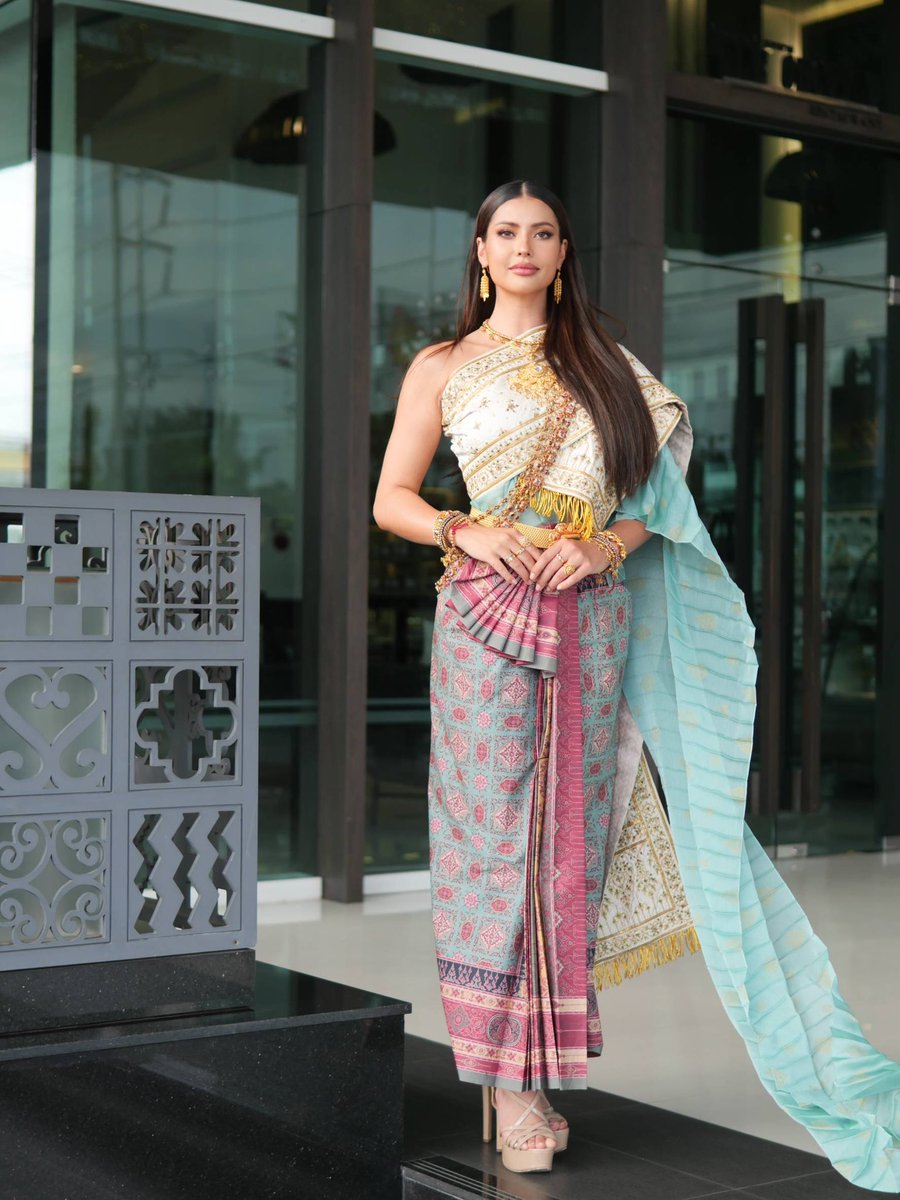 Support Queen Anntonia tweet media