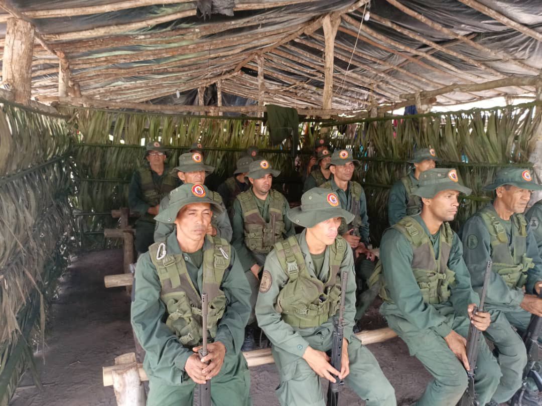 Redi_andes's tweet photo. #AsíLoDijo || GJ @dhernandezlarez Milicias Bolivarianas en nuestro estado número 24 Guayana Esequiba !

#IntegrarEsVencer https://t.co/hAteq3E25I