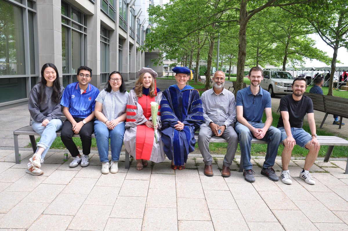 seyvos's tweet image. Congratulations to Nika Fendler on her recent graduation and her work on MORC2! MORC2 is a GHKL ATPase involved in gene silencing. Nika identified how it binds DNA and showed that it can capture multiple DNAs. Read more about it here: biorxiv.org/content/10.110…