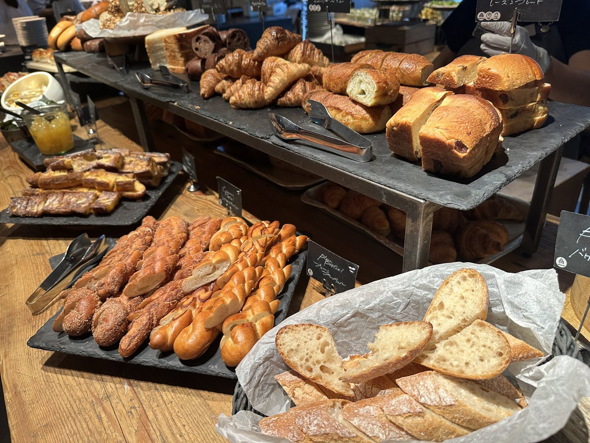 UixaY's tweet photo. Perfect lovely buffet in Tokyo Shinjuku.
Don’t forget to reserve your seats 2 month before the visit.
#tokyo #food #lunch 

📍MORETHAN TAPAS LOUNGE
https://t.co/Rn723PzbHd https://t.co/Kec0EPxAaE