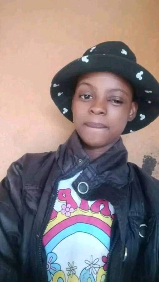 Miz_Ruraltarain's tweet photo. BREAKING NEWS| MISSING KOKO TLOU(13) FOUND IN DURBAN 

A missing 13-year-old, Koko Tlou from Ga-Matlala, Lekhureng, was found in Durban yesterday. 

This is according to Matlala Police.

This is after she was last seen on Tuesday, 04 June 2024, with a Pakistan Spaza Shop owner who allegedly escaped with her. 

Station commander Colonel Matlou says that the alleged man who was with her is on the run.

Colonel Matlou says they thank everyone, and they are glad that Koko is safe.

He says that they are going to fetch her today. 

Koko told her mom on a phone call that she was in America.