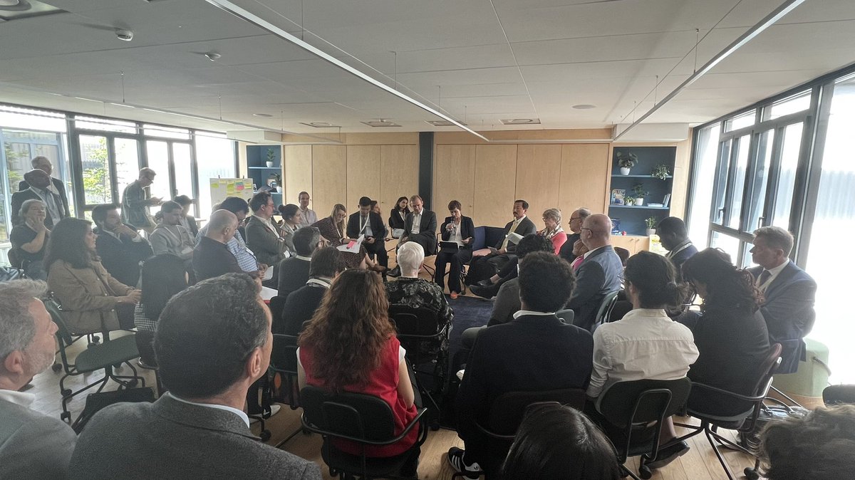 🟢 AI for peace - FishBowl discussion after an interactive workshop. 🤜

#MoHoHQ #AIforpeace #ArtificialInteligence #coalition #impact