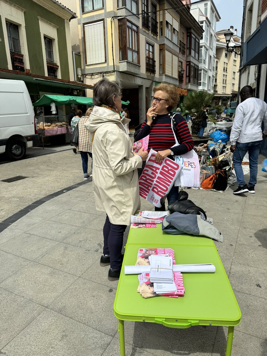 En Luanco, con nuestra gente de <a href="/IuGozon/">IUGozon</a> en el final de campaña para llamar al voto de toda la población. #EleccionesUE nos jugamos el futuro de Europa, pero también el de España y el de Asturias.  Necesitamos a <a href="/ManuPineda/">Manu Pineda 𓂆 🔻</a> en Bruselas y un grupo de <a href="/sumar/">Sumar</a> fuerte y decisivo