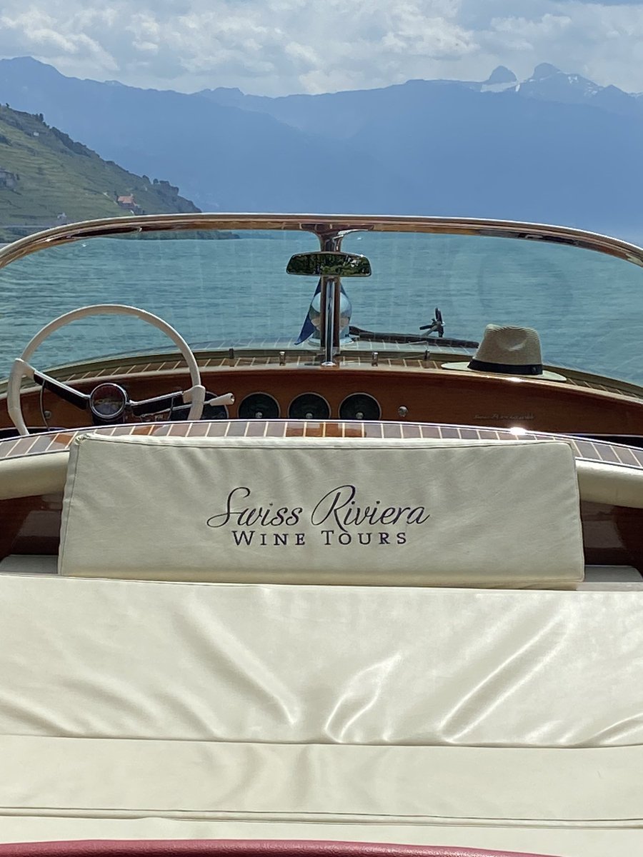 SwissD1VER's tweet image. The Loveboat!

Swiss Riviera Wine Tours in port this fine Friday

In the meantime .. d1ver will keep dreaming #DreamBoat #Cully #Lavaux #Switzerland #Watches🇨🇭🤿