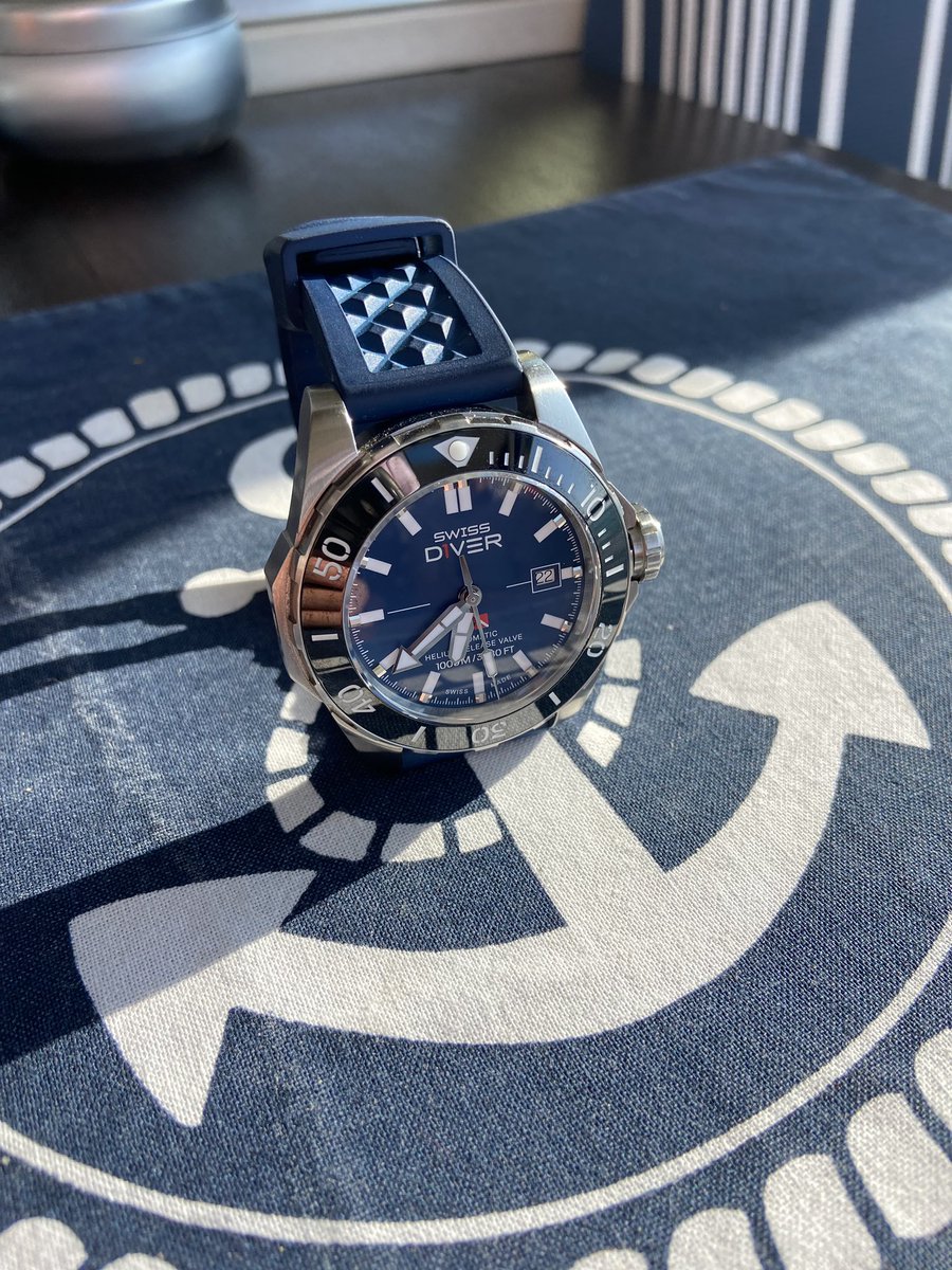 SwissD1VER's tweet image. The Loveboat!

Swiss Riviera Wine Tours in port this fine Friday

In the meantime .. d1ver will keep dreaming #DreamBoat #Cully #Lavaux #Switzerland #Watches🇨🇭🤿