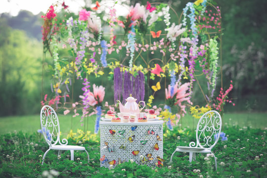 Dr_Helen_Evans's tweet photo. Today should be celebrated because you are alive.  Enjoying tea or coffee with treats in the garden.
Having a sweet and delightful day.
💙💫🌸💫💙💫🌺✨🌺💫💙💫🌸💫💙
From: Adobe Stock #GoWithLove💙 https://t.co/NBUcwVOOjr