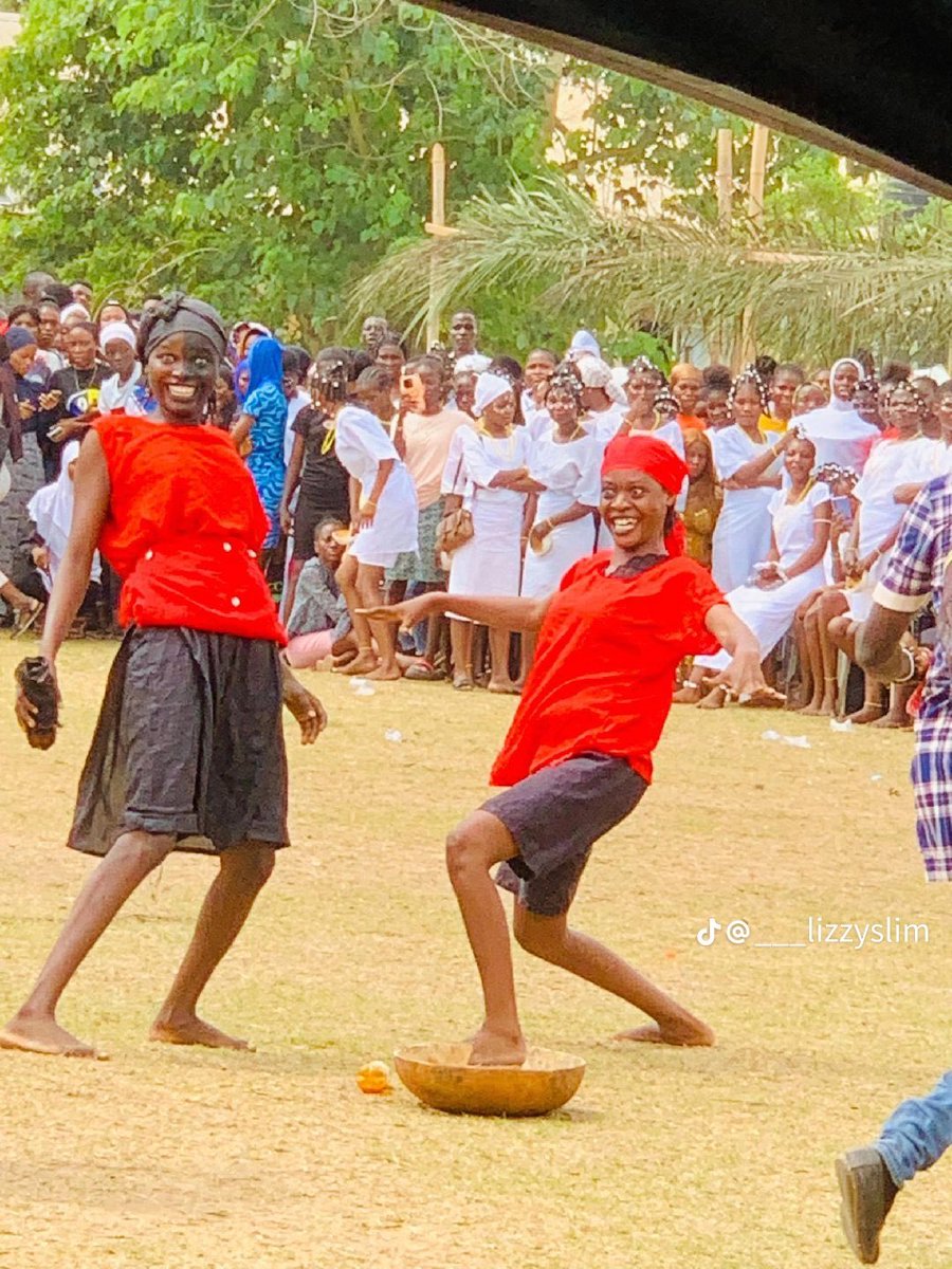 Bàádì of Agègè tweet media