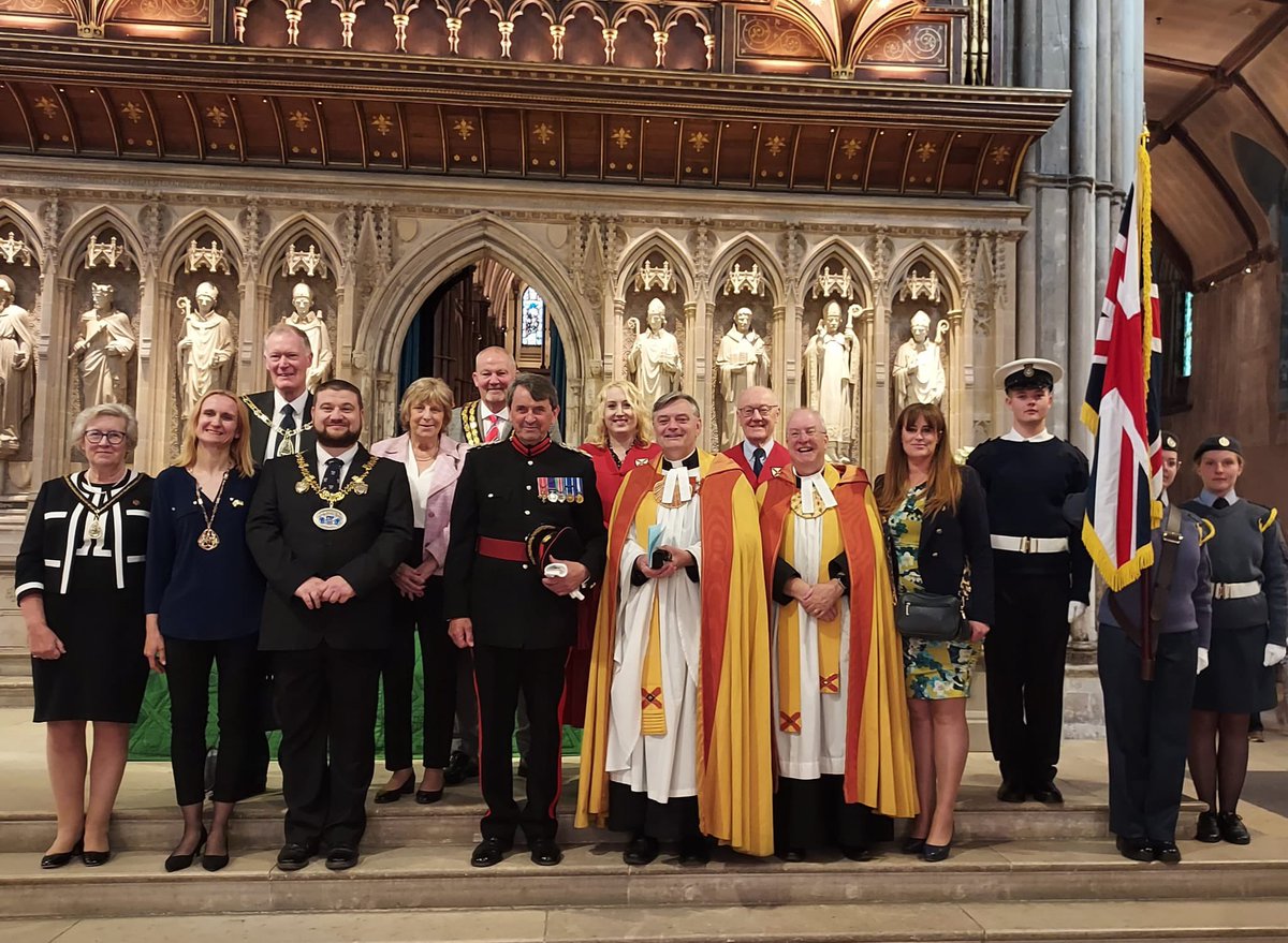 KSRCCF's tweet photo. Cadets and Staff from @KingsSchoolRoch joins the D Day 80 evensong at @RochesterCathed last night @SouthEastRFCA @Rodgray27 @CCFcadets https://t.co/1txbNtchD4