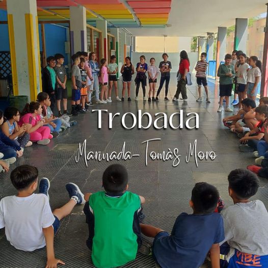 El passat dimecres 29 de maig per fi ens vam poder trobar amb els companys de l’escola Marinada, amb els que hem fet l’intercanvi d’activitats durant tot el curs.
Ens vam acomiadar am la il•lusió de trobar-nos pel barri i… qui sap… si el proper curs!
Gràcies.