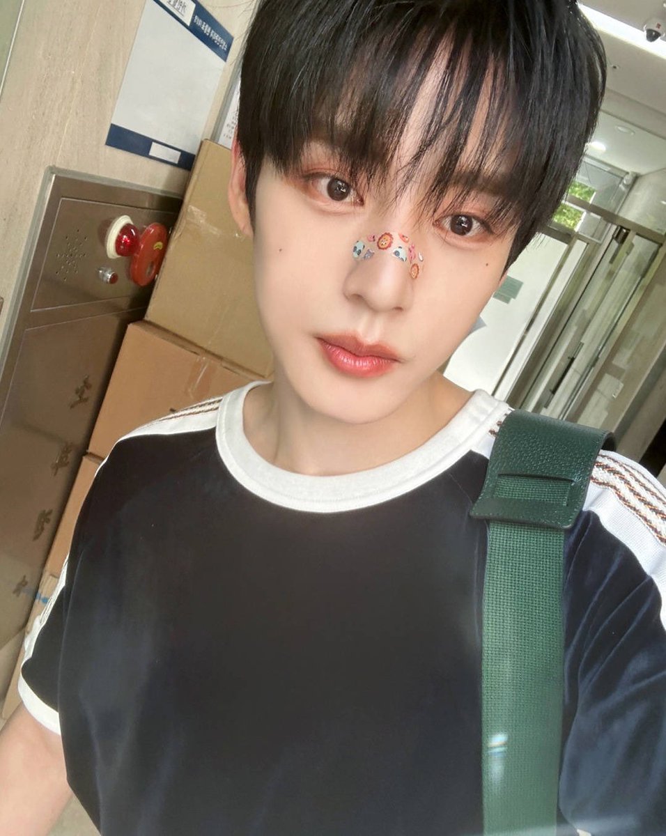 jiwoongiez's tweet photo. woongie so cute https://t.co/Psqn0DB3md