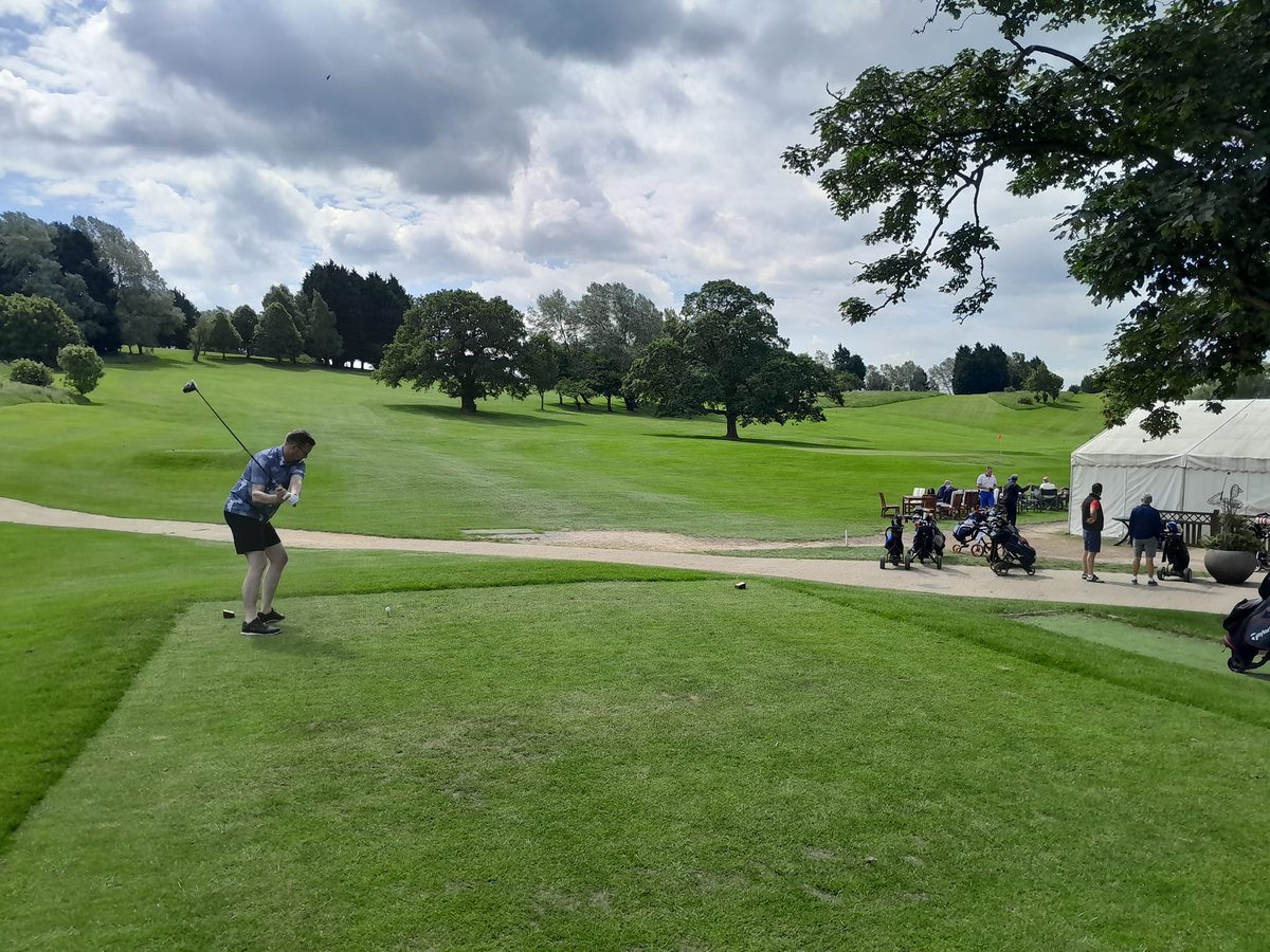 ToftGolfClub's tweet photo. We are delighted to welcome Bourne Town FC today for their annual charity golf day. Play well all! ⛳️⚽️

The course isn't looking too bad either by the way 😎☀️👀

#toftgolfclub #SummerGolf #golfday #bournetownfc #charity #fungolf https://t.co/q1cieanYRb