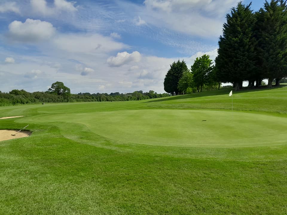 We are delighted to welcome Bourne Town FC today for their annual charity golf day. Play well all! ⛳️⚽️

The course isn't looking too bad either by the way 😎☀️👀

#toftgolfclub #SummerGolf #golfday #bournetownfc #charity #fungolf