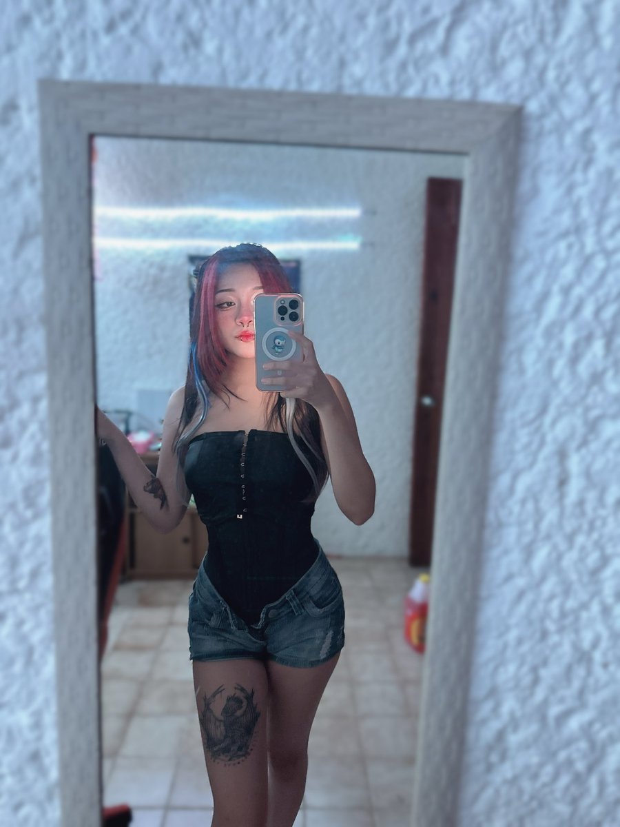 Kirliapls's tweet photo. Yo toda esquizo subiendo esto a las 5 am jiji https://t.co/Mu6eDVPsoJ