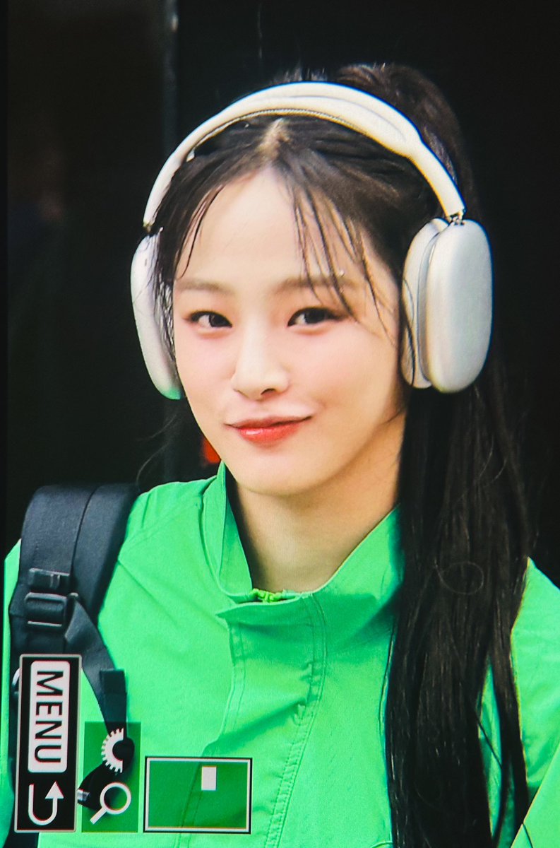 240607 뮤직뱅크 퇴근

입꼬리 너무 기얍네 ! 🥰🥰

민지 뉴진스 minji newjeans