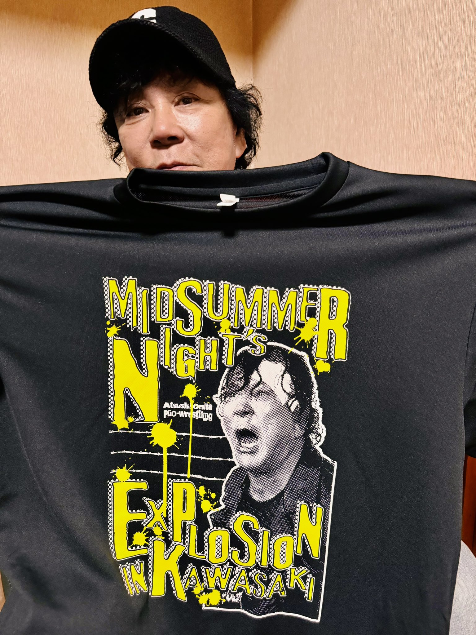 大仁田厚選手 引退記念試合パンフレット、Tシャツ、実使用直筆