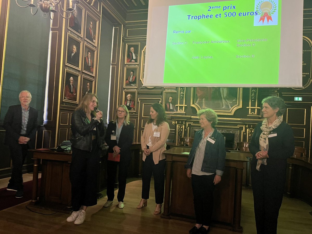 seb_faure's tweet photo. 🥈un immense bravo à @Lucie_Breon de @FacSante_Angers @UnivAngers qui remporte brillamment le 2eme prix du concours natinal de dispensation d’ordonnances
🐍L’avenir de la profession est assuré !
@APPEXfr @Ordre_Pharma @ParesysB @CecileDetuncq @Pharma_ANEPF @Arthur_Piraux @Nclere https://t.co/sCTEMkGi27