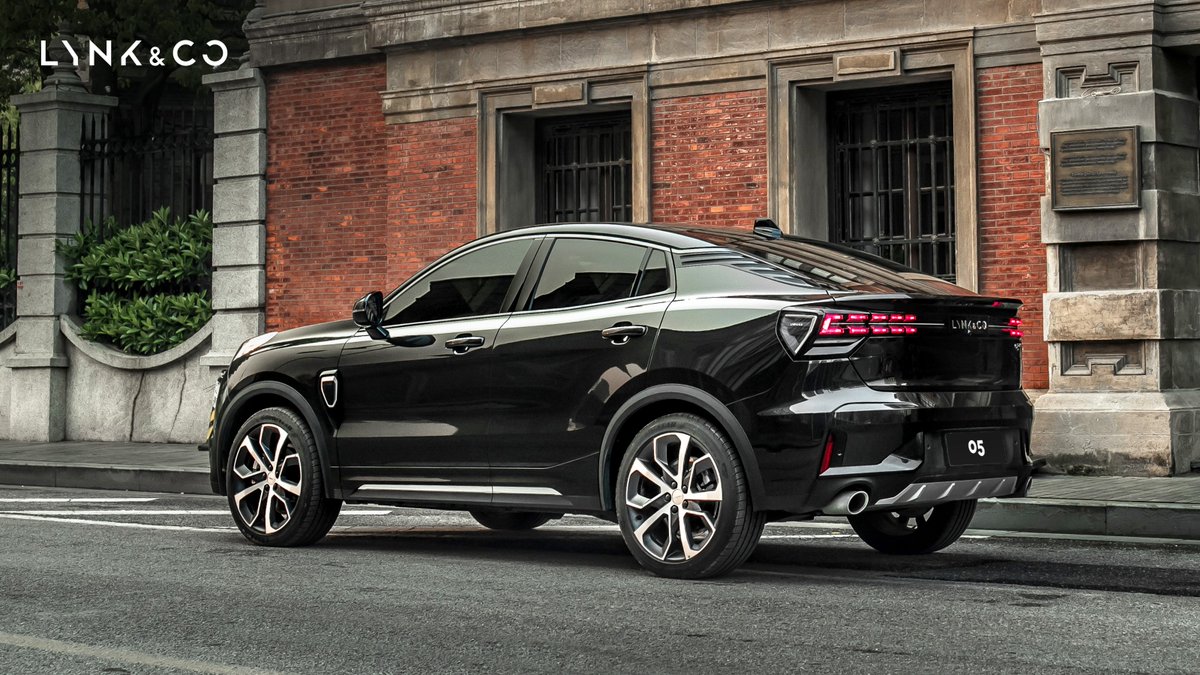 LynkCoME's tweet photo. مصممة بإتقان من الداخل والخارج، رفيقك الدائم للمغامرات العصرية.
#UltimateIsStandard #LynkCoMiddleEast #LynkCo05 https://t.co/SCX2xiucpl