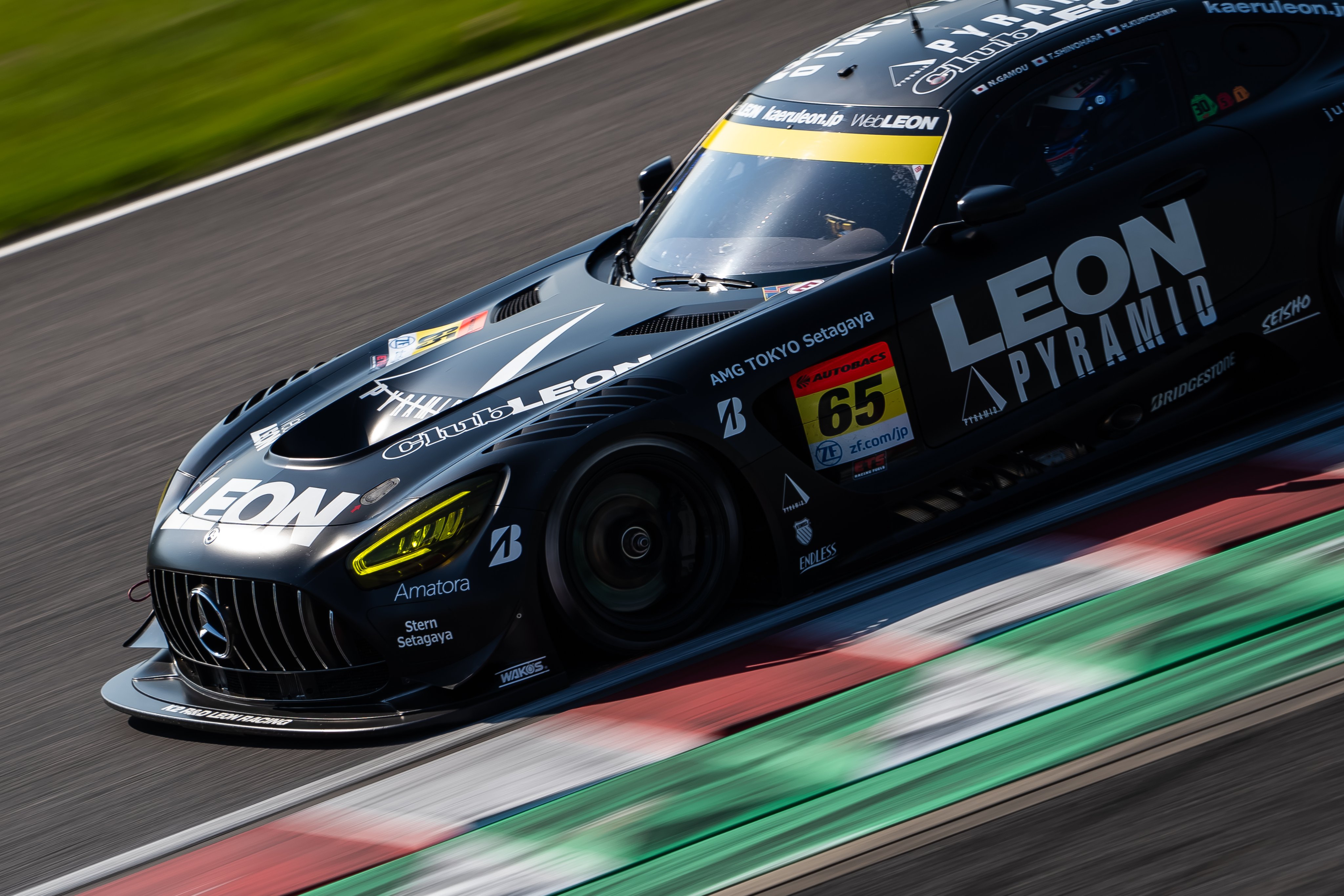 Spark 1:43 Mercedes-Amg #65 K2 R&D Leon Pyramid RACING GT300