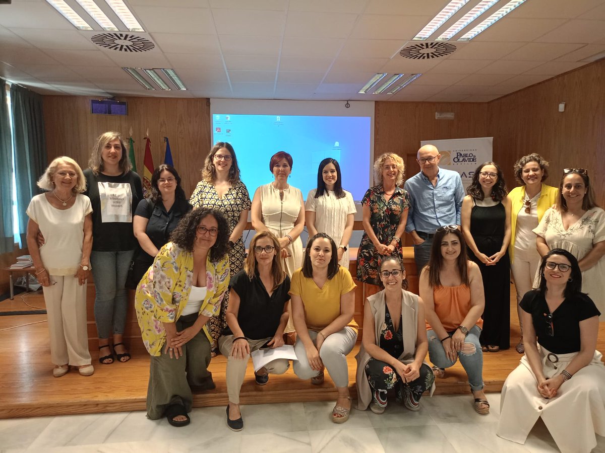 Gracias a todas las personas que habéis participado en el IV Seminario Internacional "Derechos Humanos, Migraciones y Género. Una mirada transnacional". 

Desde <a href="/GiasGrupo/">GIAS -Grupo Investigación Acción Socioeducativa-</a>  Comenzamos a trabajar en la QUINTA edición del seminario ¡Hasta el año que viene!