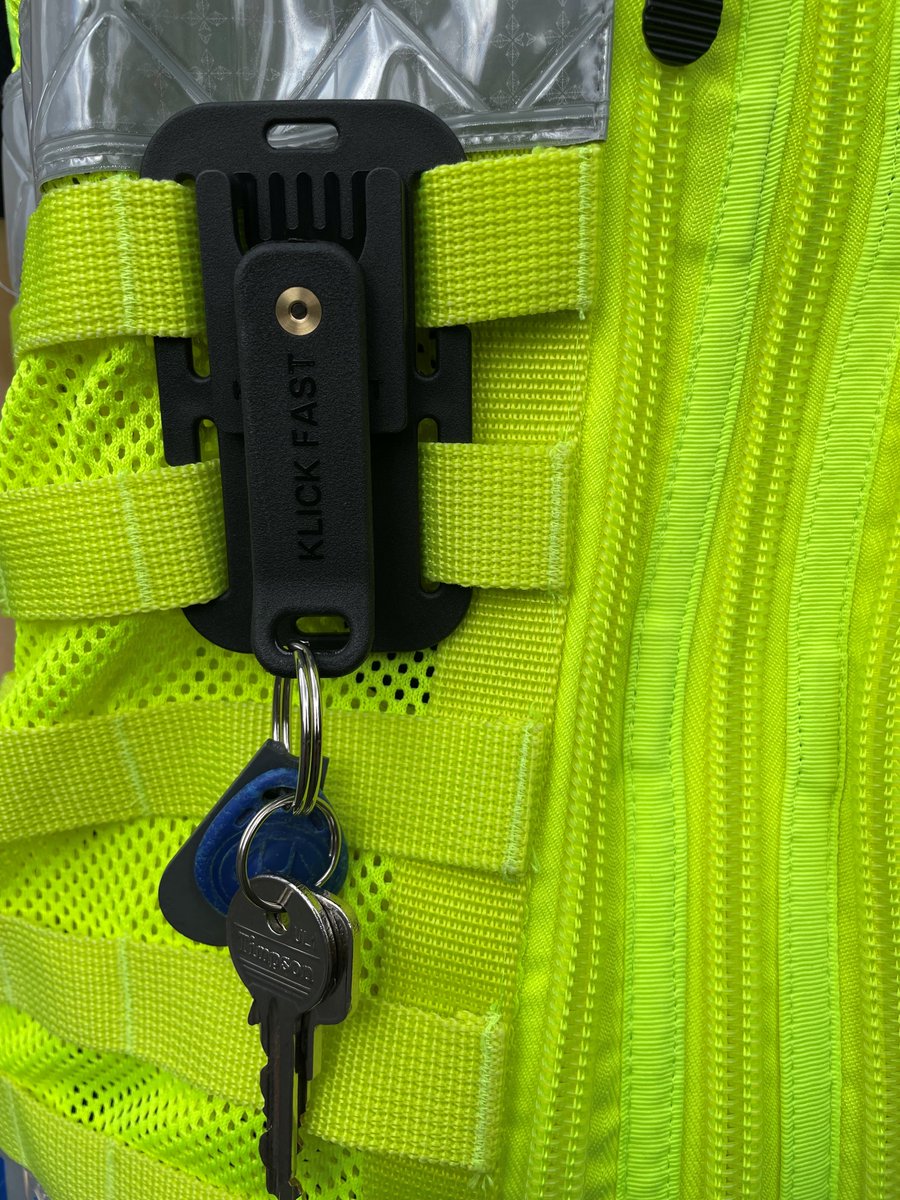 PeterJonesILG's tweet photo. Stop losing your keys with our NEW #KlickFast Keyring! 🔑

Compatible with ALL #PeterJones Docks, never misplace your keys again!

🌟Available to Order 🌟

#PublicSafety https://t.co/m2g2H2pDQa