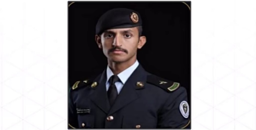 Al_m3mer's tweet photo. ..

                                نبارك للملازم
                       عمار بن سعيد آل غايب 
        بمناسبة تخرجة من كلية الملك فهد الأمنية 
                 سائلين الله له التوفيق والسداد https://t.co/cgkbfj64C7
