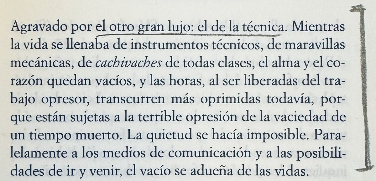 Qué texto (y qué clarividencia) tan brutal la de María Zambrano. Creíamos que llenándonos de cosas encontraríamos el sentido y nos hemos quedado vacíos. El fragmento es de uno de los capítulos de “Hacia un saber sobre el alma”.